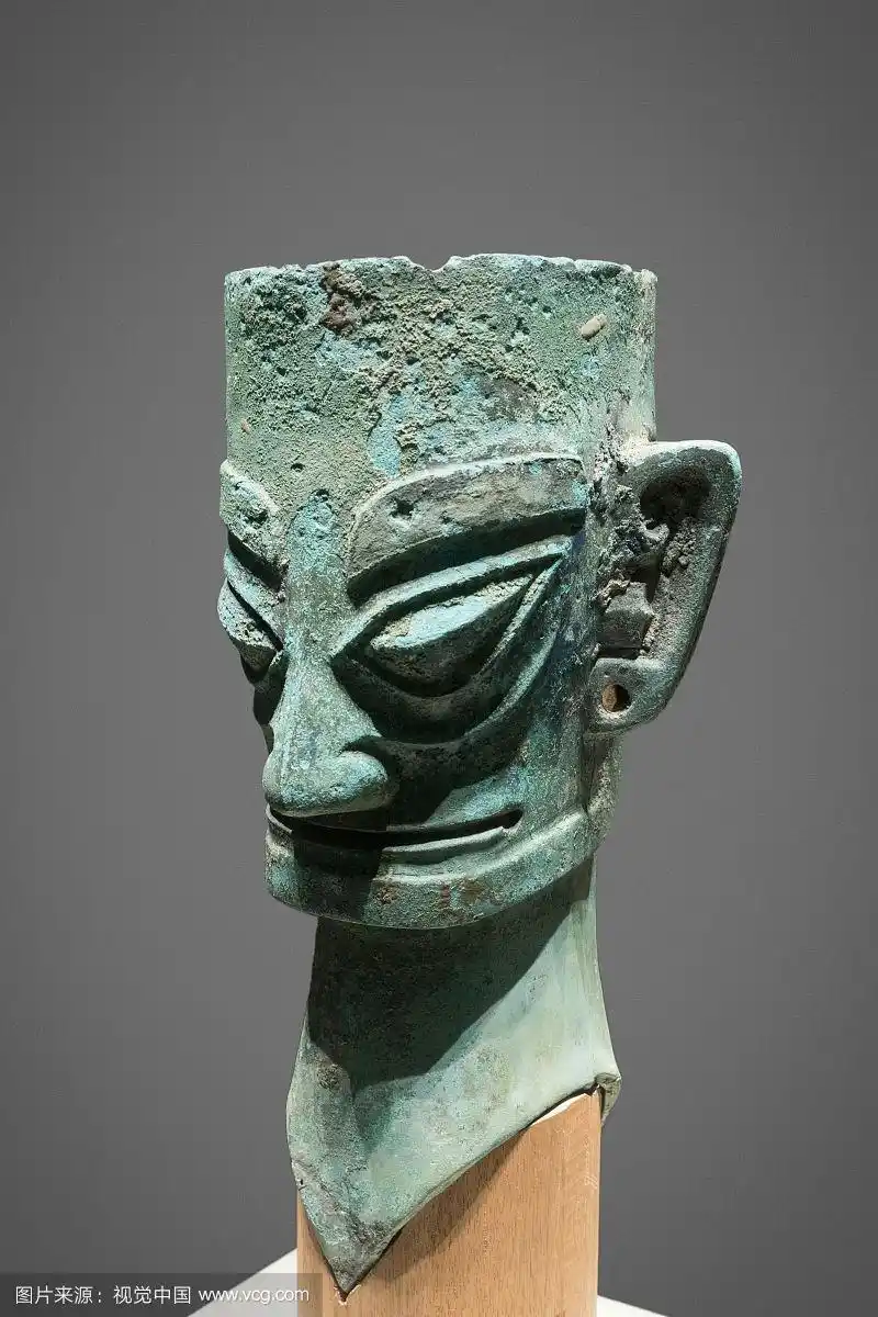 四川三星堆青铜人面像特写