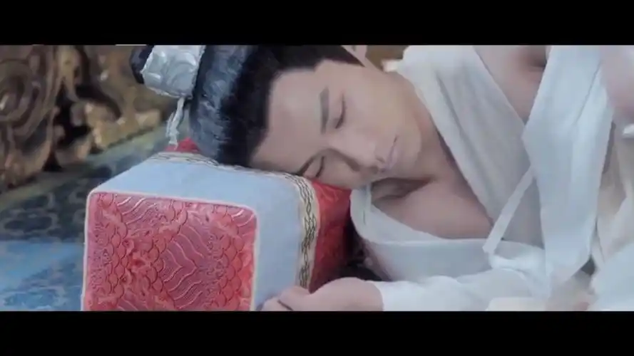 影视男主受伤晕倒片段shanzhaixiaomengzhu