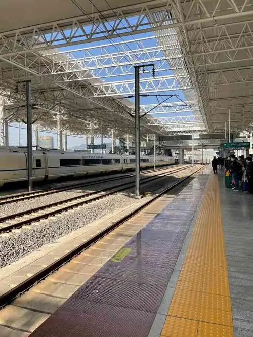 温州南站-"温州动车站有专为福厦高铁,厦深高铁线专开.