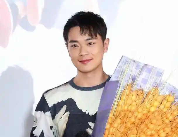 导演也没料到,请了一堆流量"大腕",却被一个"过气童星"碾压