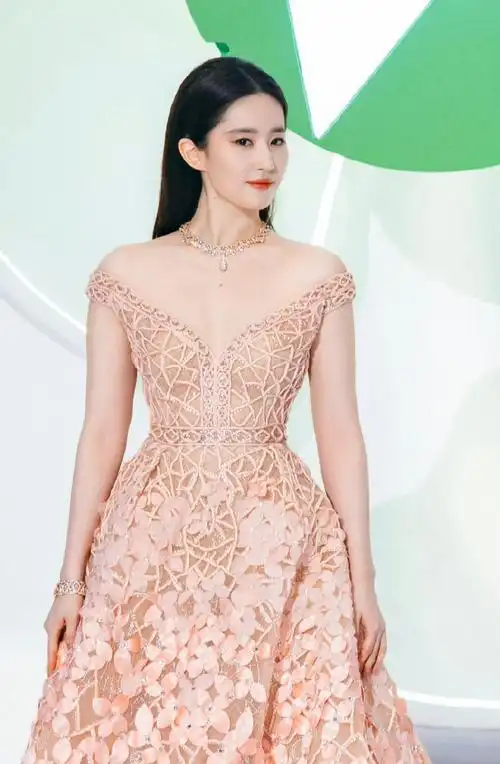 刘亦菲特开心有人说剧抛脸##刘亦菲##玫瑰的故事