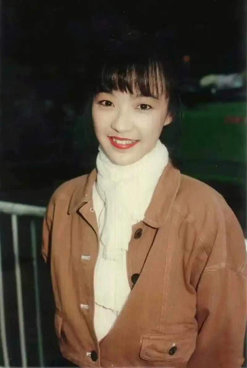 chan) /i>,1965年7月28日出生于香港,中国香港女歌手