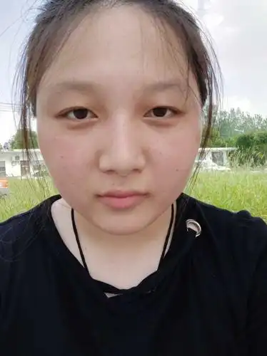 不遂人愿(微笑脸) 还有几个月就要过年了,祝我早日减肥成功 本人照片