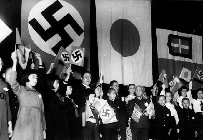 (图)1940年12月17日,德国,意大利,日本三国儿童齐聚东京庆祝《德意日