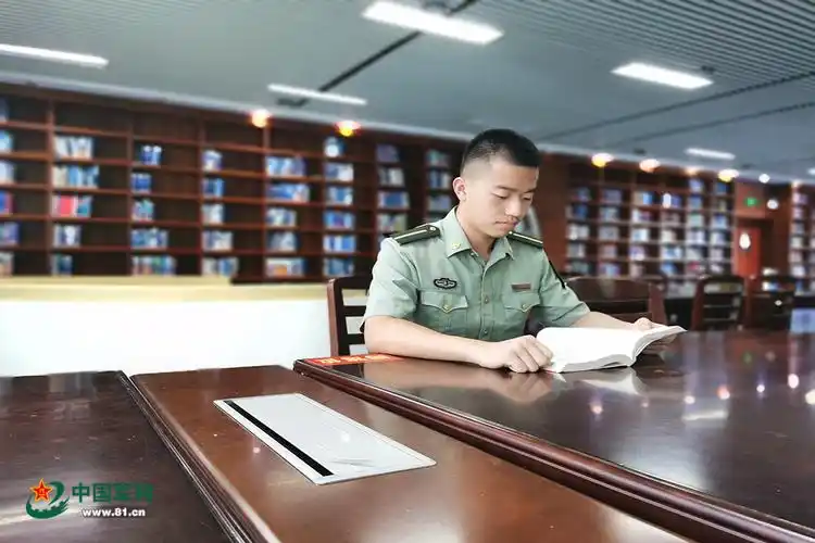 二十岁,00后军校生的青春有怎样的故事