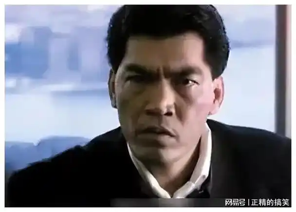 "大傻"成奎安去世后,大儿子吞并遗产,小儿子连上学的钱都没有