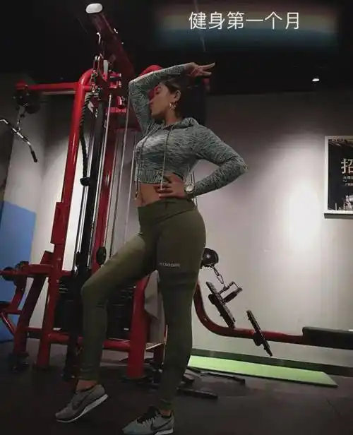 江映蓉57cm"大粗腿"引舔屏,大围度欧美身材,不得不说属实时尚_管理_女