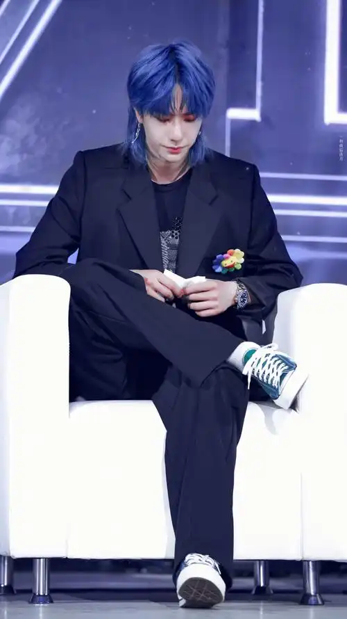 王一博创造101蓝发