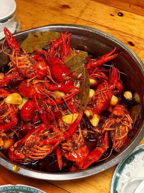 喝了啤酒龙虾可以吃头孢吗 怀孕吃了用啤酒煮的小龙虾