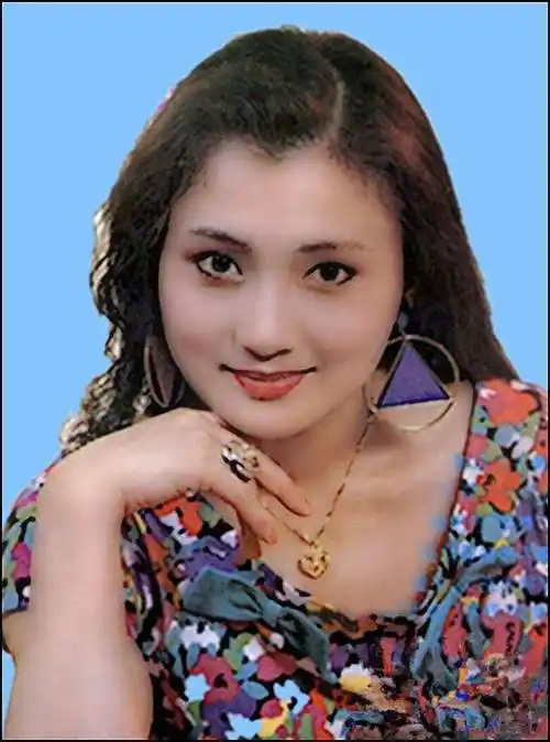 最美贵妃林芳兵57岁留"女神头",瘦身后穿衣简单却时髦逆龄变美_女性