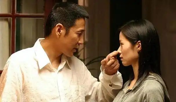 陈道明一直支持妻子的事业,这也成为了他们感情的