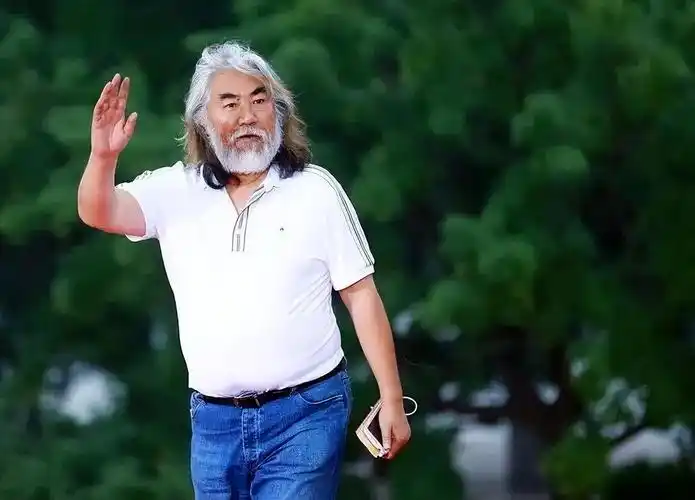 张纪中个人资料简介:娶小31岁的娇妻,岳母小自己11岁,72岁也要尽孝心