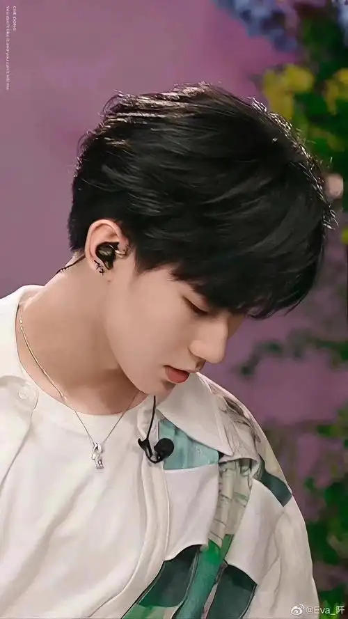 我和张真源是在学生会认识的.