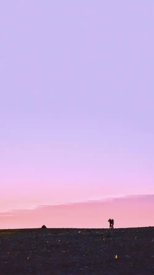 超美紫色系壁纸:紫色的天空