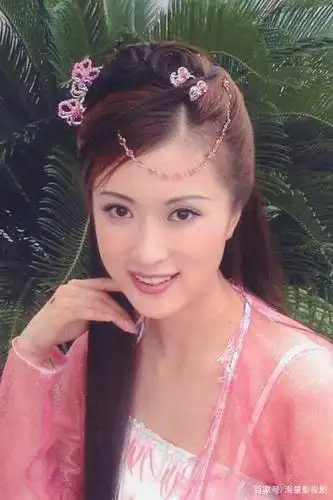 盘点金巧巧经典的古装造型图片,美艳十足孔雀公主,高贵仙气龙女