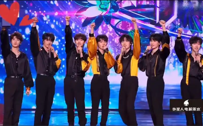 【时代少年团】东方卫视2023跨年晚会|talk部分