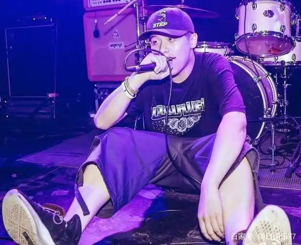 法老,本名孙权,1992年10月11日出生于浙江省海宁市,中国内地说唱歌手