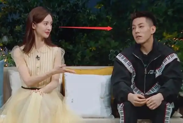 金晨卡斯柏已私定终身?当家长面对视无数次,偷偷传的纸条成亮点