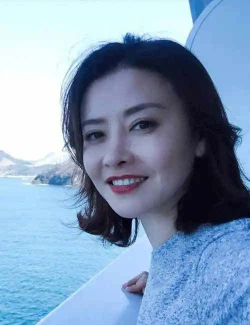 给一线女星作配,三分神似马雅舒,美艳如她为何不红_张宛庭_漂亮_眉眼