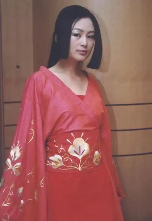 资料图片:貂蝉造型1(陈红饰)--红衣素裹