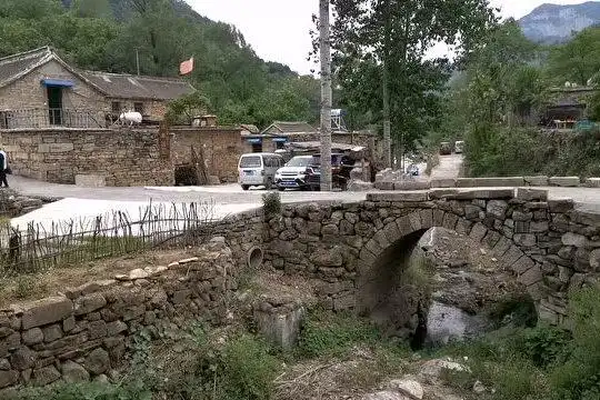 盛夏避暑焦作修武一斗水古村古树古桥太行深山有奇景