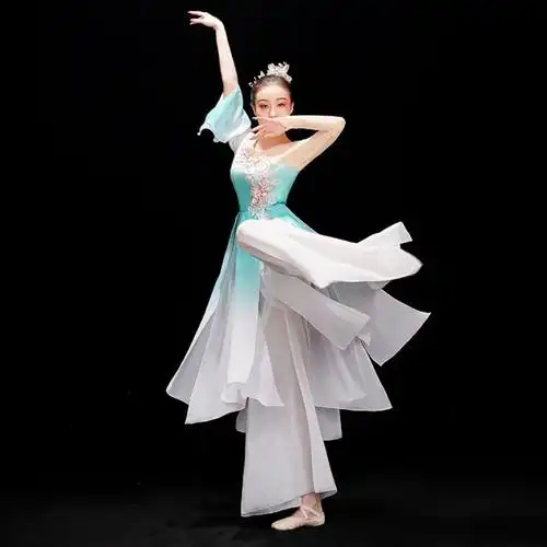 古典扇子舞蹈服装图片