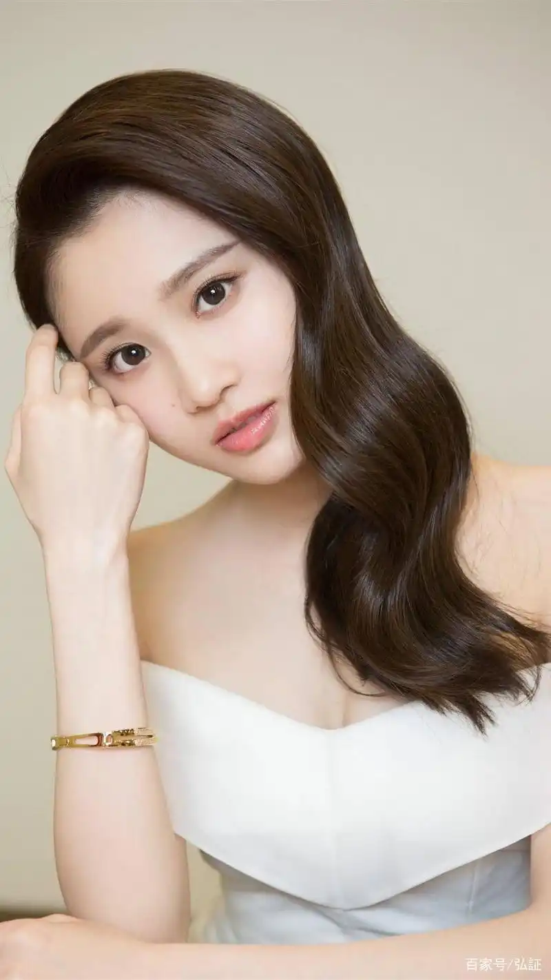 美图分享|"谋女郎"张慧雯,开局就王炸,一手好牌却打出不来!