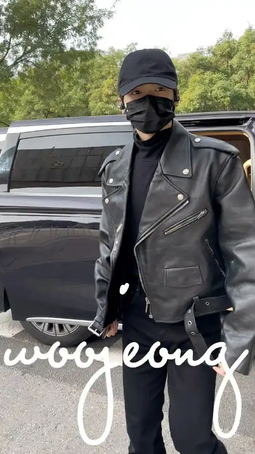 严浩翔 野生ootd博主##时代少年团下班穿出了四个季节