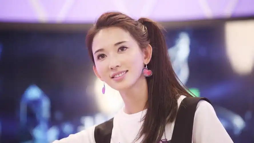 林志玲可爱马尾辫桌面壁纸