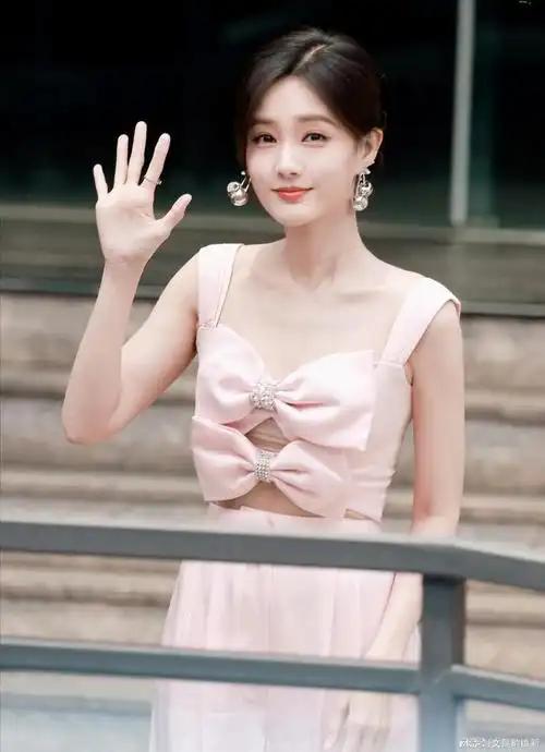 李一桐在飞机上脱鞋,赤脚放在座位上,被批不雅 67|罗晋|秦岚|古力