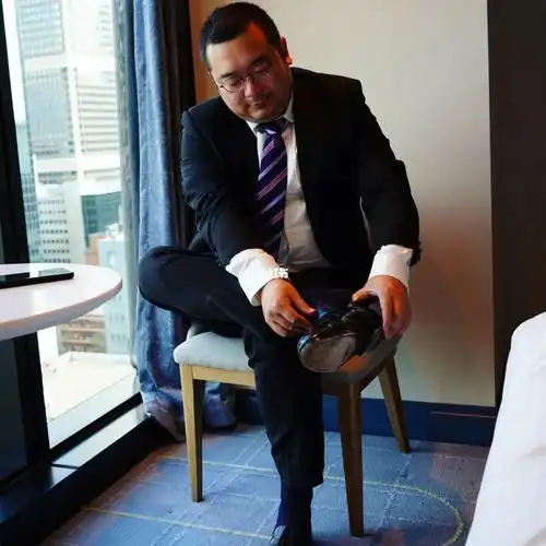 以上一般只是事后的感悟#正装皮鞋控  #皮鞋黑袜  #正装大叔  #今天穿