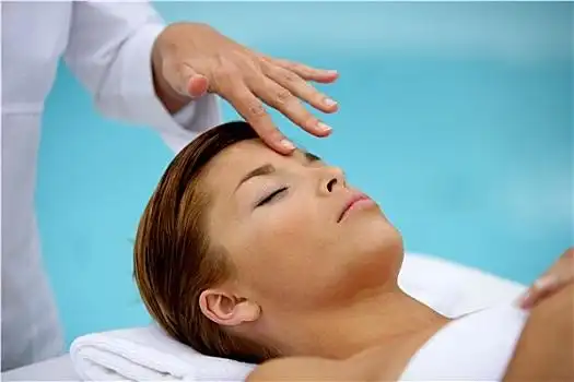 面部按摩图片_面部按摩图片大全_面部按摩图片下载