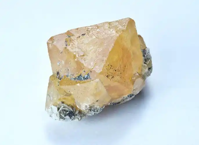 稀有宝石白钨矿