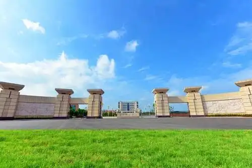 为了促进团体操体操的推广,推动我院阳光体育和全民健身活动的开展