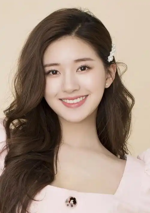 那些从四川成都走出的女明星,李宇春,戚薇,赵露思你认识几位?