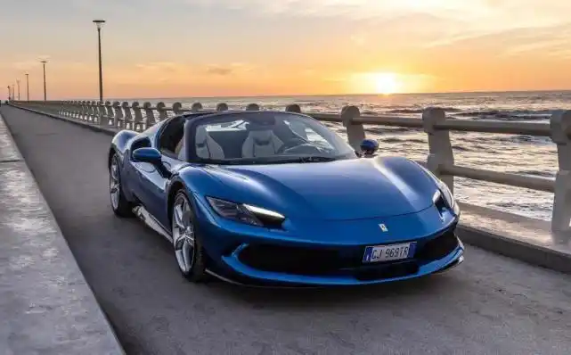 帅就对了!法拉利全新敞篷跑车亮相,搭载混动系统,破百仅需2.9s