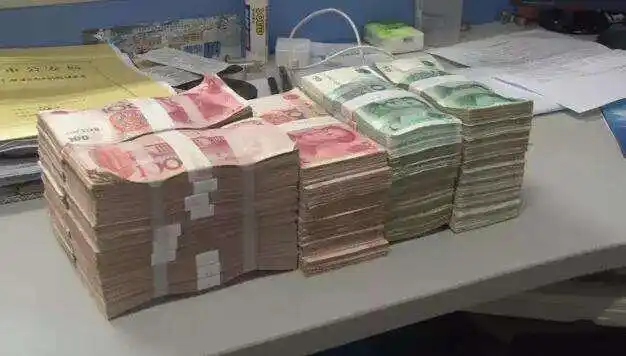 按照当前的社会环境,有60万现金,是投资好还是存在银行好?