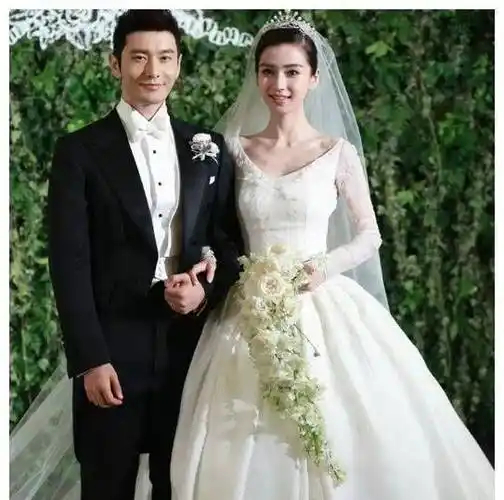 原创从辟谣到发糖黄晓明baby的被离婚大戏终于剧终了