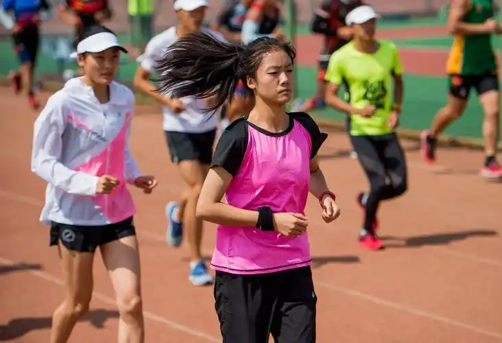 奔跑女孩踏上科学训练之旅