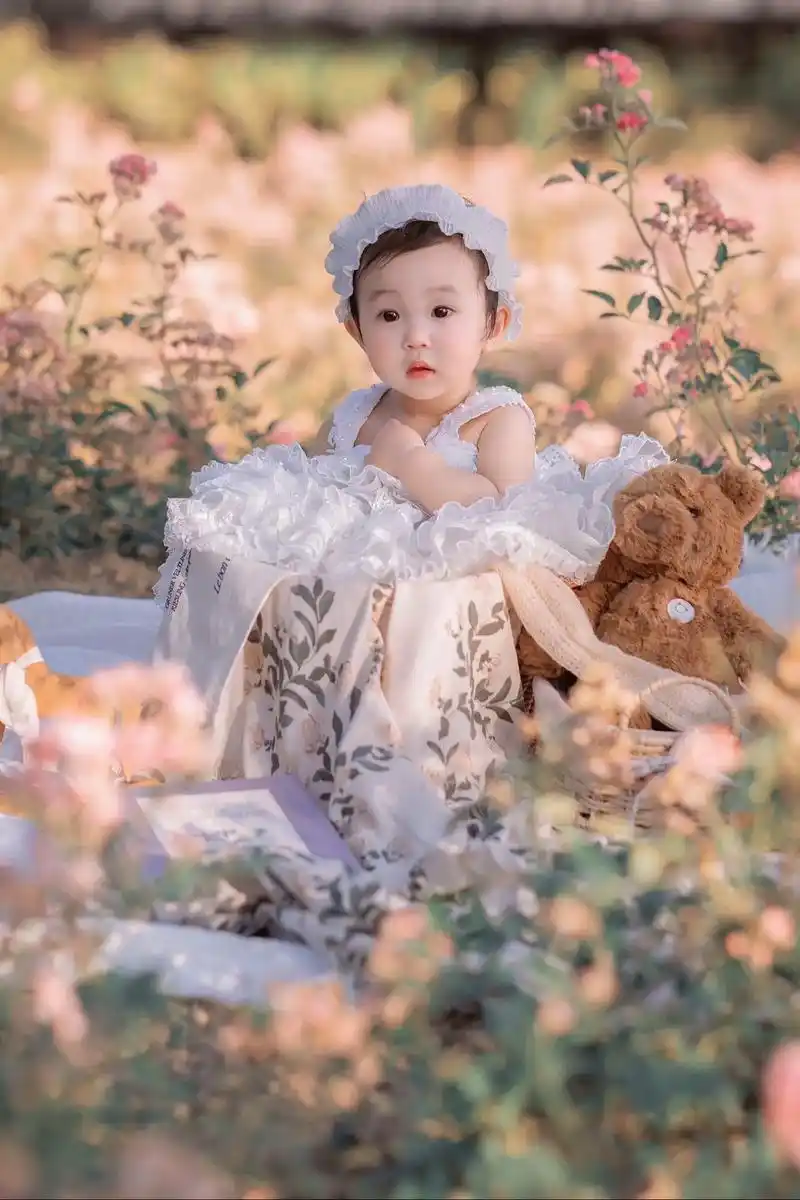 我希望她一看就是被养的很好的小女孩