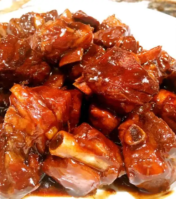 糖醋排骨 糖醋排骨  食材: 排骨500克,生姜3片,蒜瓣3瓣,细砂糖50克