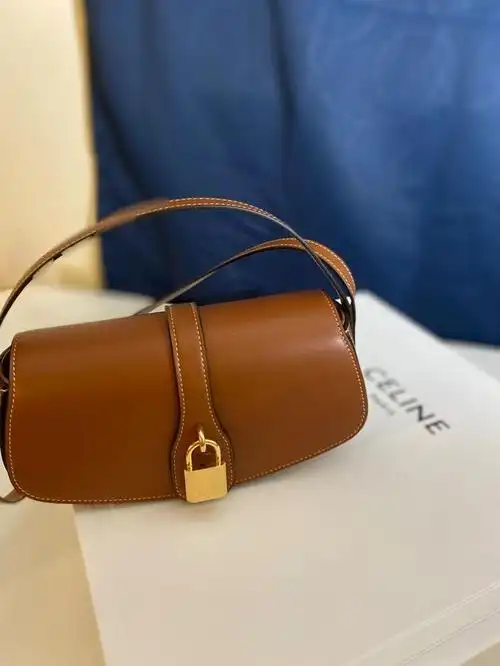 celinetabouclutch2021最美秋冬腋下包