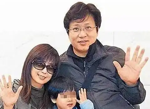 孟庭苇痛失3位至亲后被爆"出轨"女助理,丈夫"含泪"离婚,今怎样