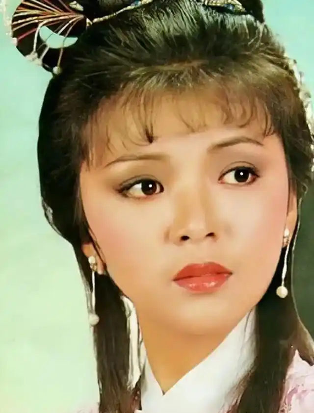 59岁陈玉莲近况脸上沧桑气质不减曾让周润发一见倾心的女人