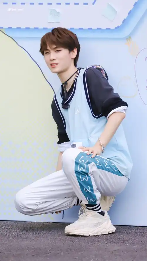 郭震[超话]# #郭震 少年之名# 200816 .