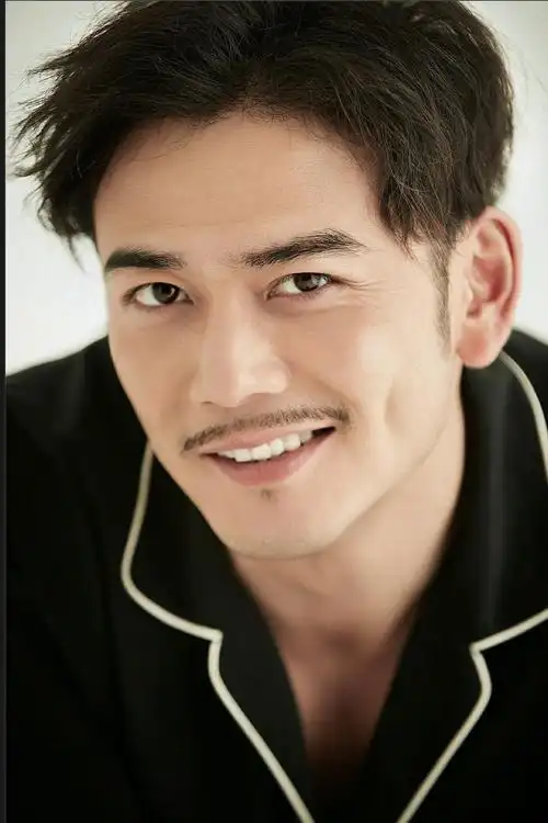 专访|小包总杨烁:认真练腹肌 真诚泡妹子