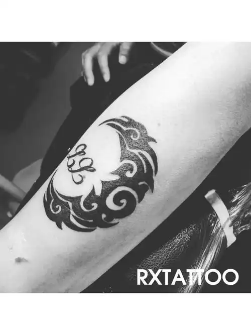 月亮图腾_纹身图案手稿图片_刘瑞雪的纹身作品集