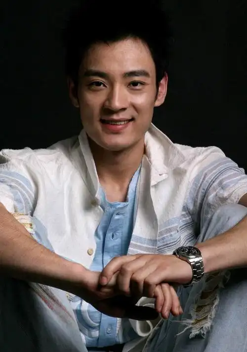 资料图片:演员李光洁精彩写真(8)_影音娱乐_新浪网