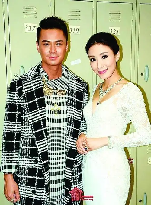 杨怡罗仲谦注册结婚