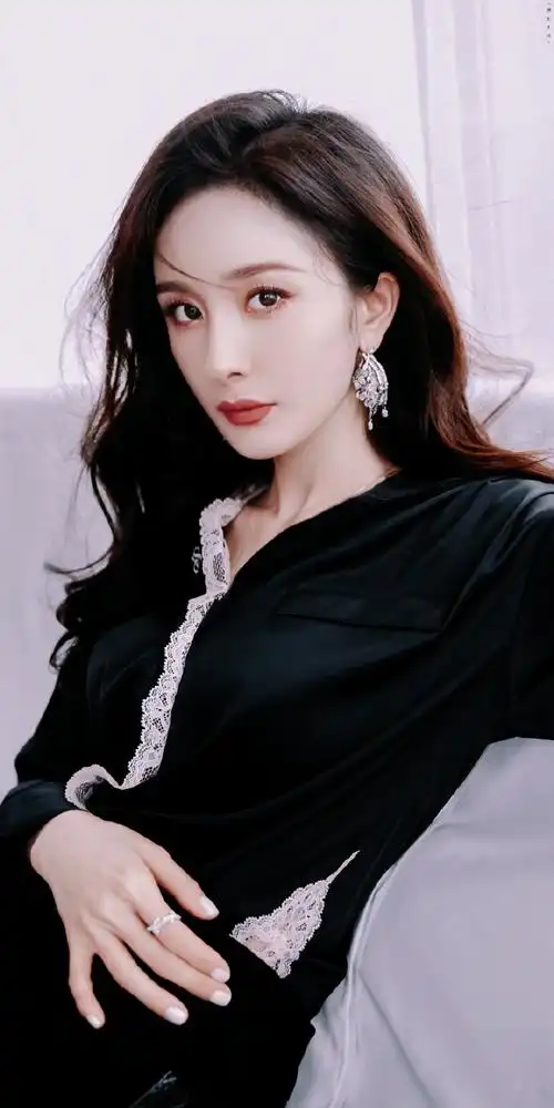 杨幂睡衣美神降临##杨幂穿搭从不让人失望